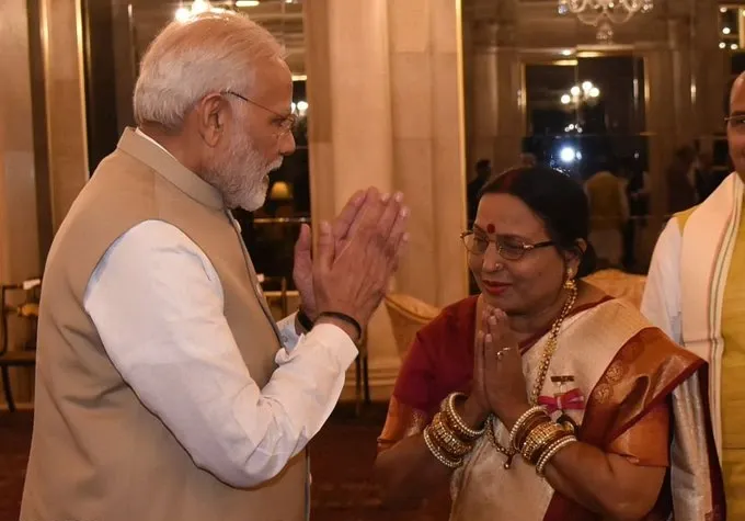बिहार कोकिला और छठी मईया के गीतों की गायिका अब हमारे बीच नहीं रहीं। जी.एम. अकेडमी के प्रधानाचार्य मोहन द्विवेदी ने उनके निधन पर गहरा दुःख प्रकट किया और कहा , modi_sharda_globalnewsandfacts
