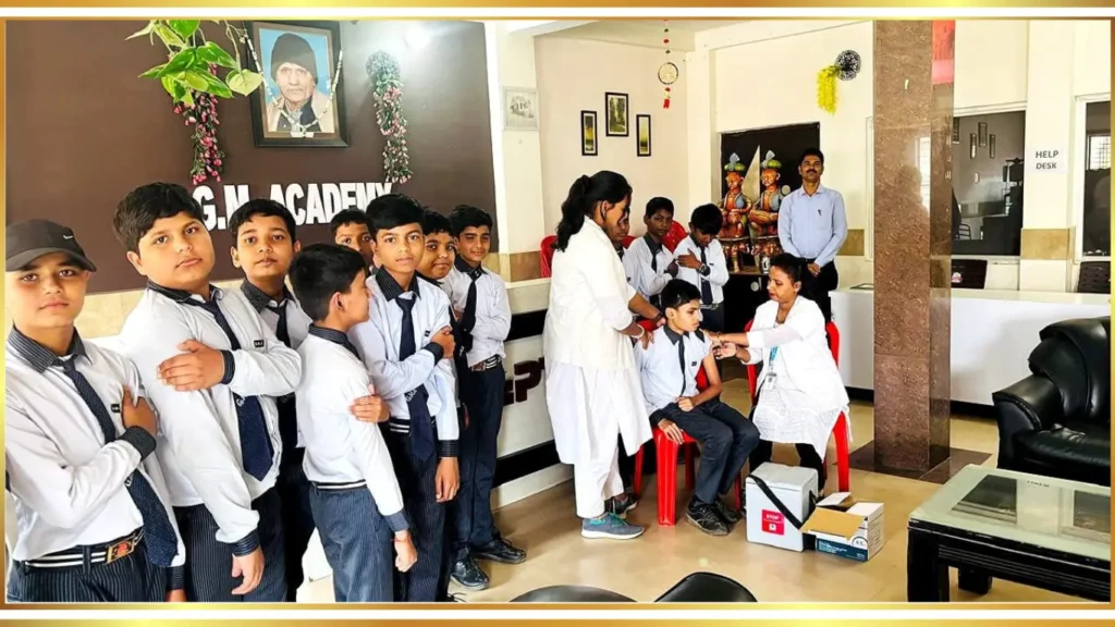 जी एम एकेडमी सलेमपुर में टीडी वैक्सीनेशन कैंप का सफल आयोजन 3 gm academy