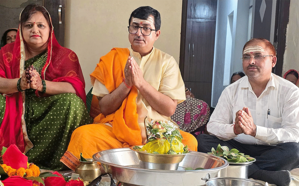 जी एम एकेडमी के संस्थापक स्व. गौरीशंकर द्विवेदी की १२वीं पुण्यतिथि श्रद्धापूर्वक मनाई गई । शिक्षा, साहित्य एवं अनुशासन प्रेमी थे स्व. गौरीशंकर द्विवेदी — डॉ. श्री प्रकाश मिश्र 17 gm academy