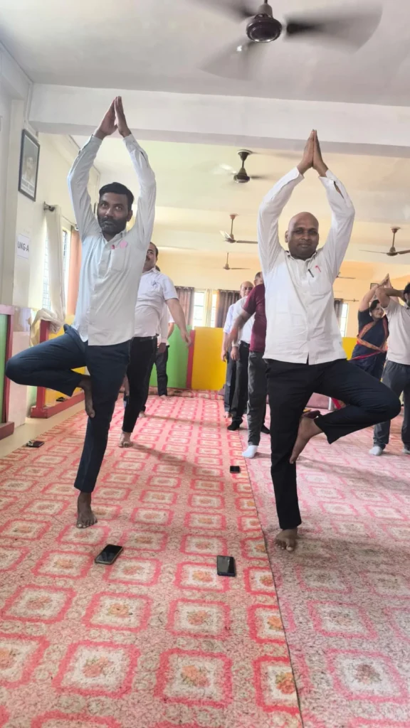 सलेमपुर: जी.एम. एकेडमी सीनियर सेकेंडरी स्कूल में धूमधाम से मनाया गया 12वां अंतर्राष्ट्रीय योग दिवस 19 WhatsApp Image 2026 06 21 at 10.05.44