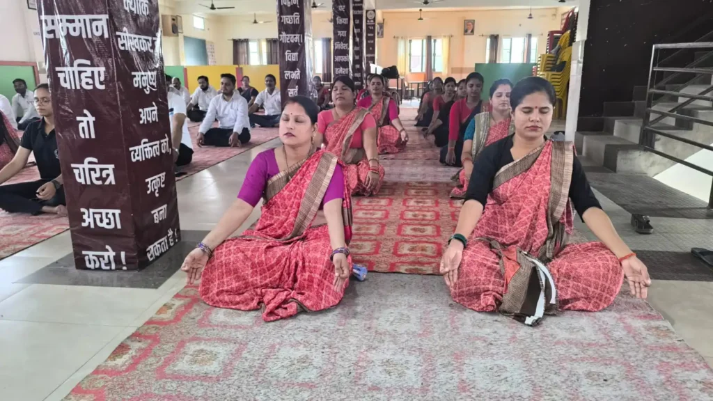 सलेमपुर: जी.एम. एकेडमी सीनियर सेकेंडरी स्कूल में धूमधाम से मनाया गया 12वां अंतर्राष्ट्रीय योग दिवस 17 WhatsApp Image 2026 06 21 at 10.06.44