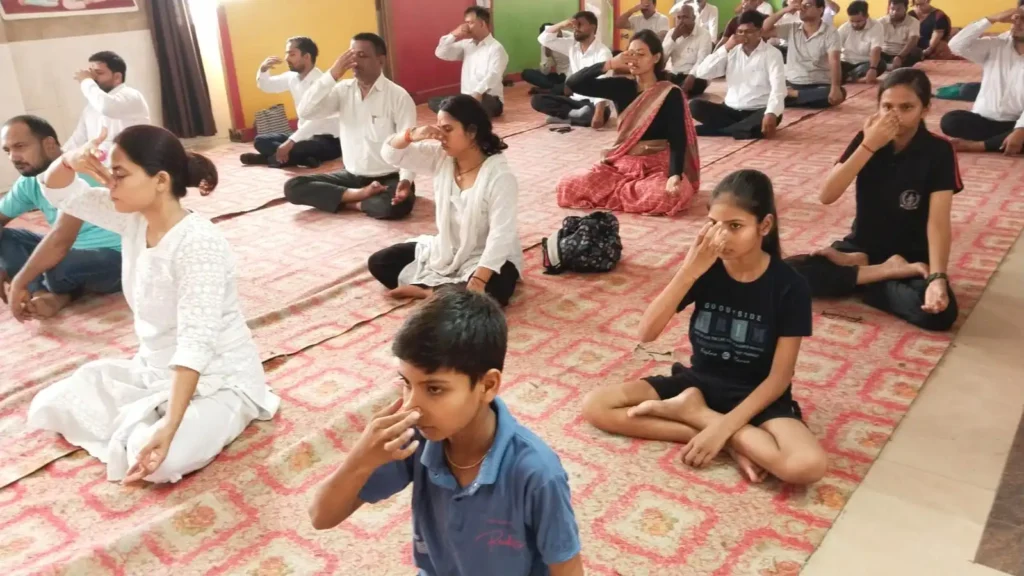सलेमपुर: जी.एम. एकेडमी सीनियर सेकेंडरी स्कूल में धूमधाम से मनाया गया 12वां अंतर्राष्ट्रीय योग दिवस 11 WhatsApp Image 2026 06 21 at 12.33.58
