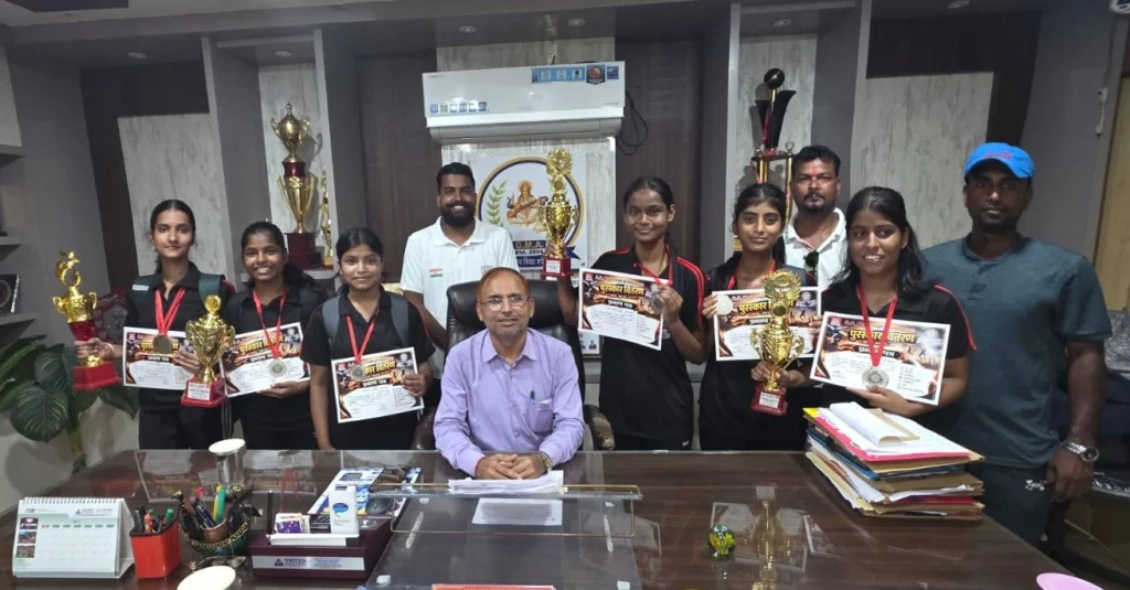 देवभूमि जनपदस्तरीय खेल महोत्सव 2026 में सितारा बन चमके जी.एम.एकेडमी के खिलाड़ी, खिलाड़ियों का हुआ सम्मान 11 khel4