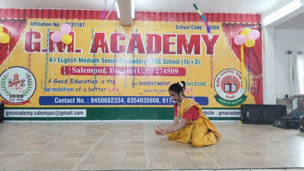जी. एम. एकेडमी में जन्माष्टमी की पूर्व संध्या पर सजी कृष्ण-राधा की भक्ति और संस्कृति की मनोहारी झांकी 15 WhatsApp Image 2026 09 03 at 20.39.04 1 1