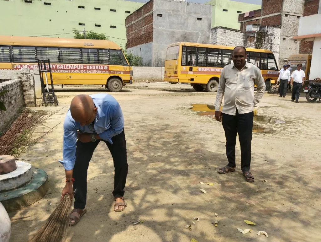 गांधी शास्त्री जयंती पर जी एम एकेडमी में लिया गया स्वच्छता का संकल्प, जी एम एकेडमी में धूमधाम से मनाया गया गांधी एवं शास्त्री जयंती 16 WhatsApp Image 2026 10 02 at 15.45.02
