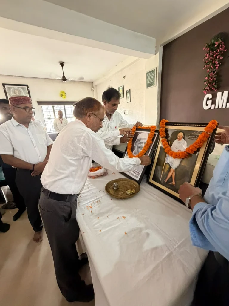 गांधी शास्त्री जयंती पर जी एम एकेडमी में लिया गया स्वच्छता का संकल्प, जी एम एकेडमी में धूमधाम से मनाया गया गांधी एवं शास्त्री जयंती 9 WhatsApp Image 2026 10 02 at 16.17.41 768x1024 1