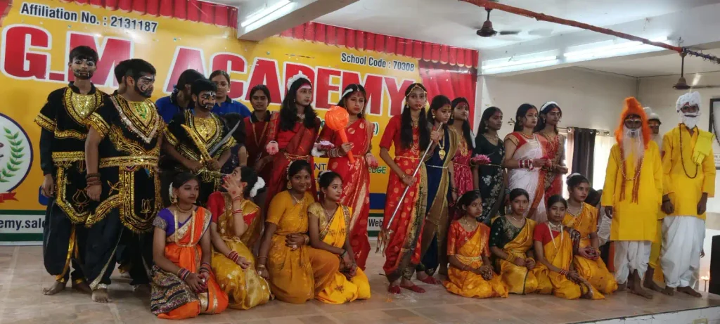 जी.एम. एकेडमी में धूमधाम से मना नवरात्रि और दशहरा उत्सव । नन्ही मुन्नी बच्चियों ने मां दुर्गा के नौ रुपों में कार्यक्रम को बनाया जीवंत तथा आकर्षक । 16 gm big4