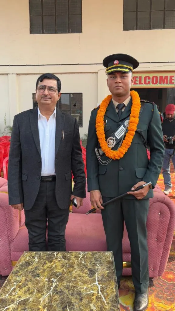 शिक्षा एवं खेल के साथ सर्वांगीण विकास में जी.एम.एकेडमी की भूमिका सराहनीय- नवनियुक्त लेफ्टिनेंट विवेक कुमार यादव 7 WhatsApp Image 2024 12 24 at 03.47.26